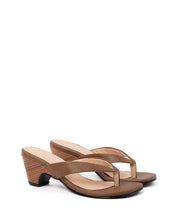 EDGY TAUPE
