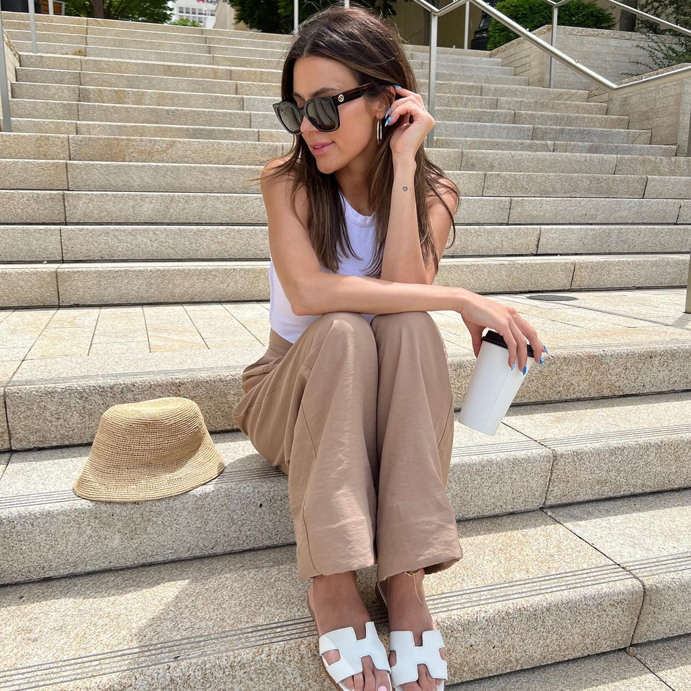 
                  
                    BIANKA BLANCO FLATS
                  
                