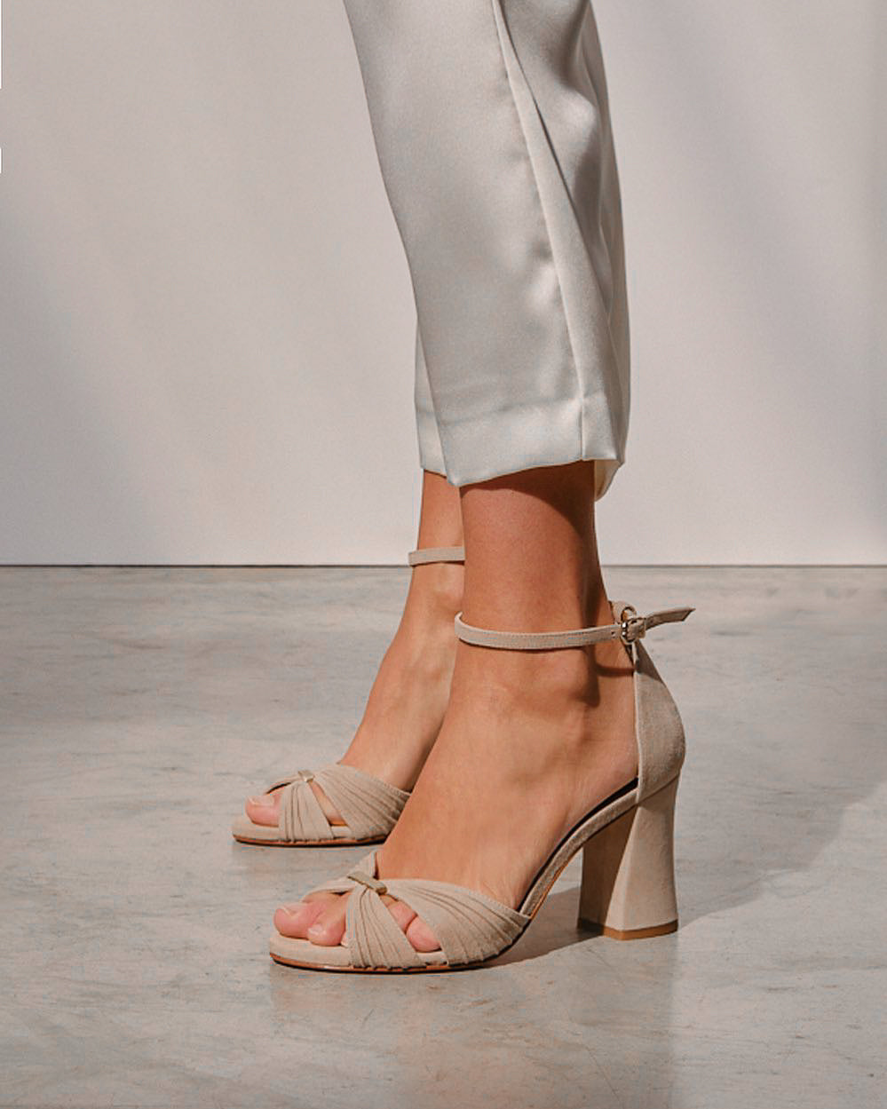 DORIS BEIGE