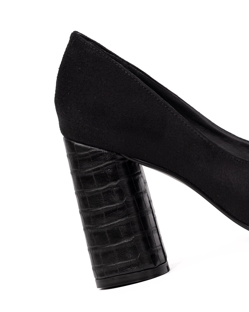ADELA TACON NEGRO