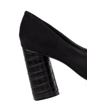 ADELA TACON NEGRO