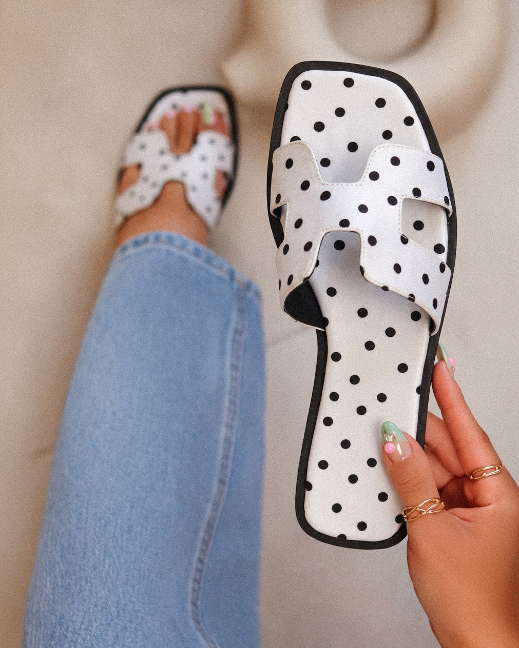 BIANCA-BLANCO-LUNARES-FLATS-4.jpg