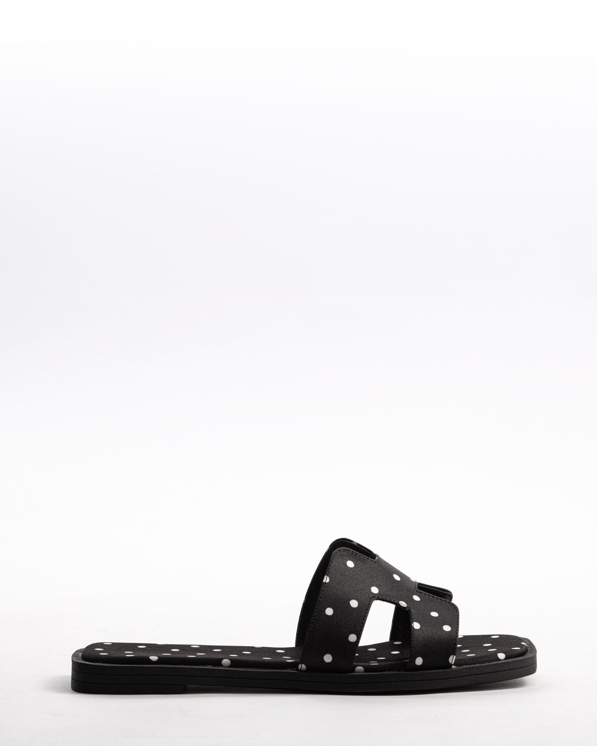 BIANCA-NEGRO-LUNARES-FLATS.jpg