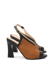 DONNA CAMEL