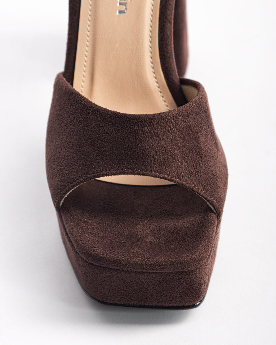 FRETA-BROWN-2.jpg