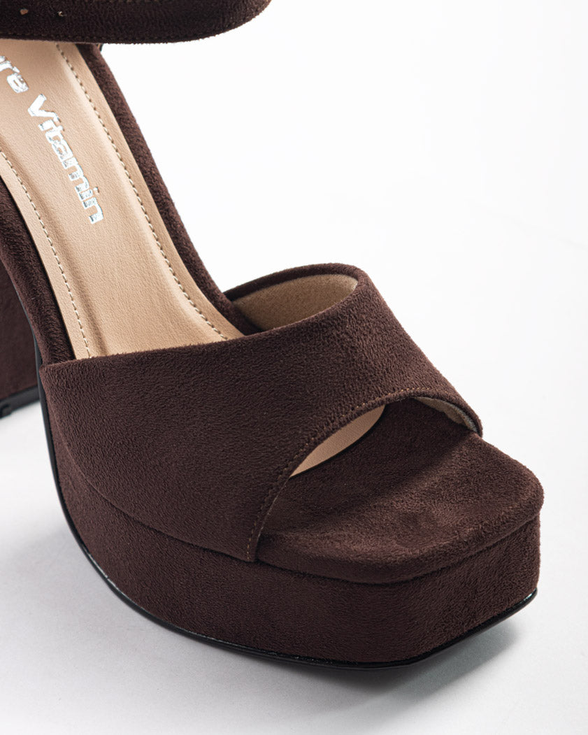 FRETA-BROWN-3.jpg