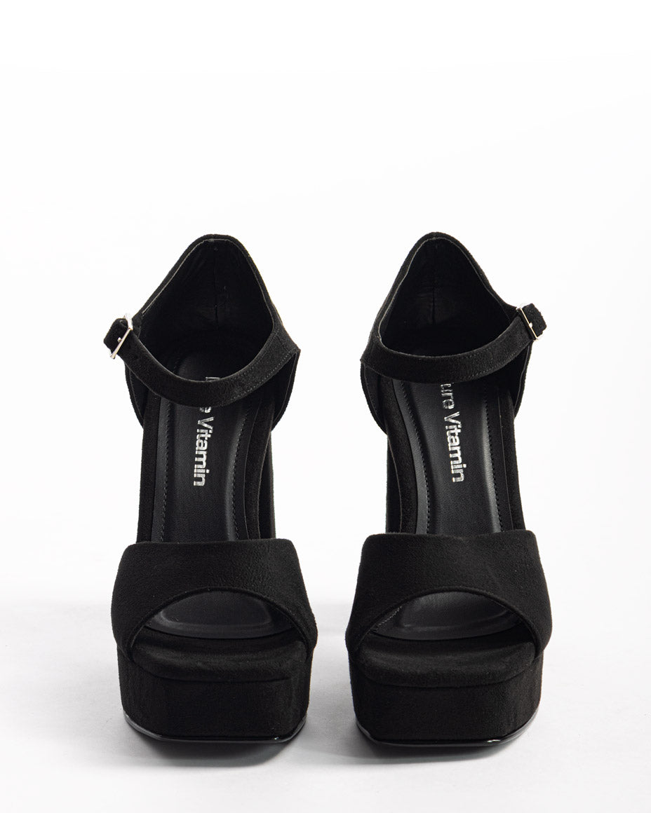 FREYA-NEGRO-1.jpg