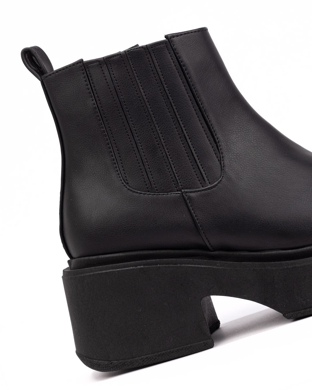ROMILDA-NEGRO1.jpg