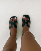 BIANKA NEGRO FLATS