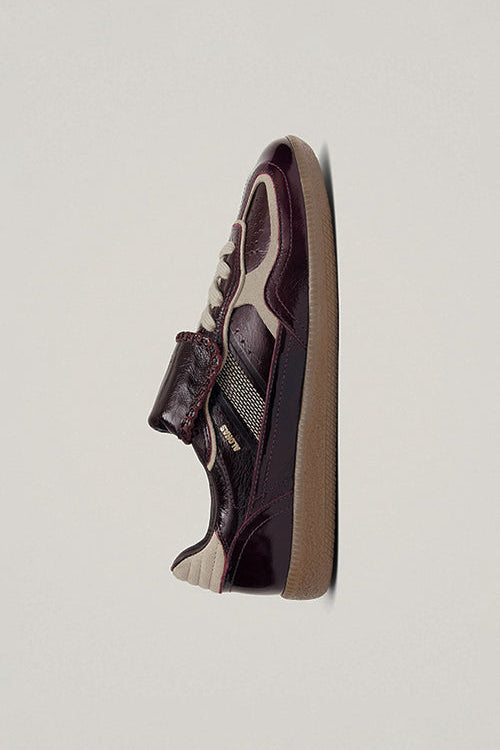 home-collection-sneakers_alohas_500x_870f85ca-c022-43ff-9c70-38ea51728705.jpg