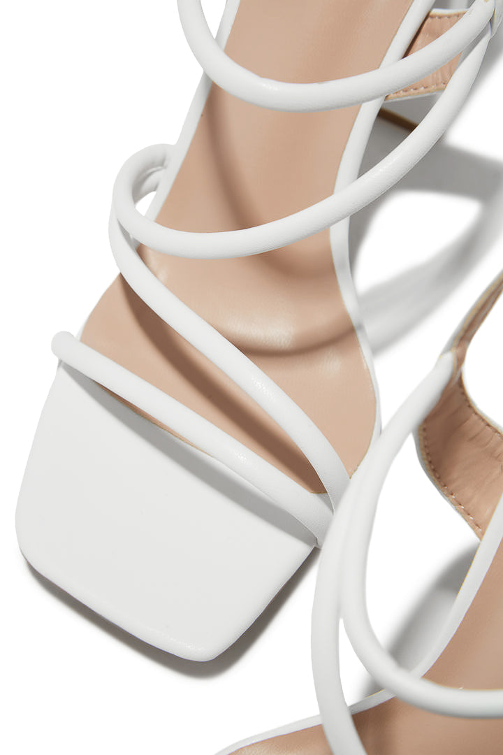 white-miss_lola_BV05222024_19_720x_08b0928d-a5a8-4056-b7da-c03bc1d577e8.jpg